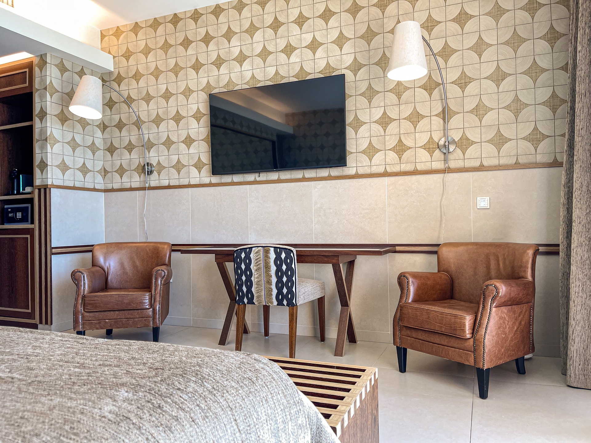 Wine & Books by the Sea